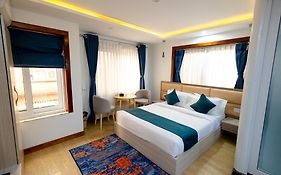 Srk Service Apartment And Hotel